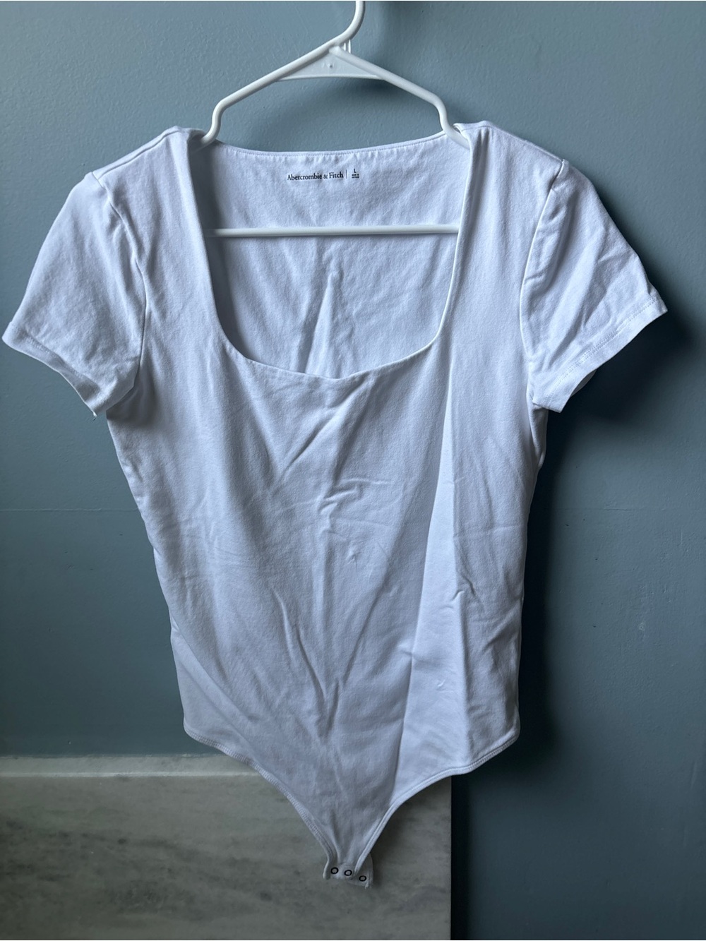 Abercrombie & Fitch White Scoop-Neck Short Sleeve Bodysuit